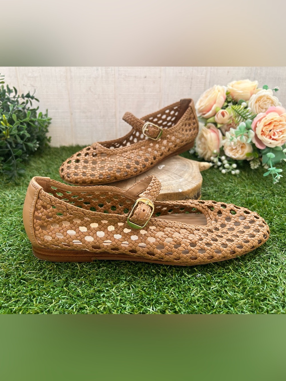 We Evonna Woven
Leather Mary Jane
Ballet Flat size 8 gently used
$170 Natural Le
